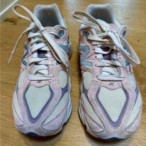 [Sold on other platform] New Balance 9060s Size 4, Pink, White and Grey